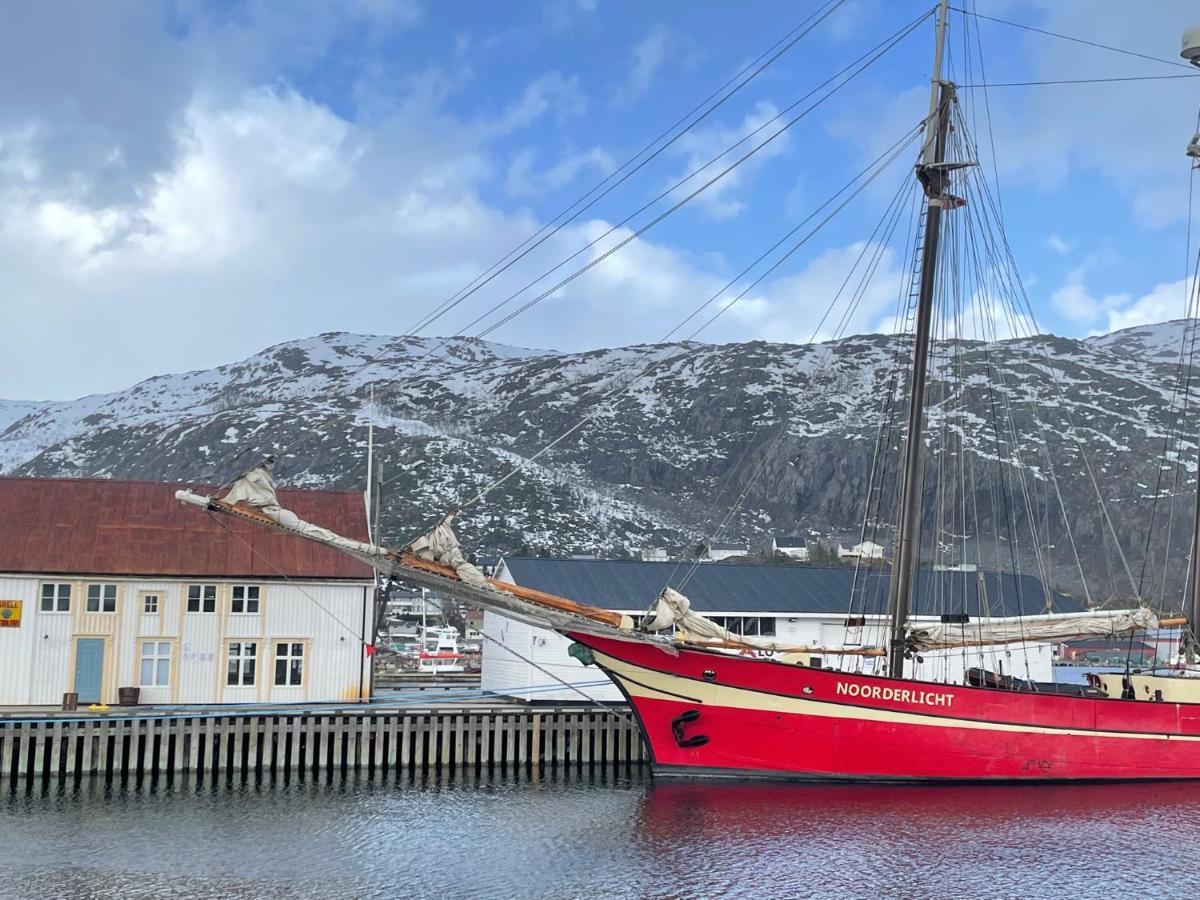 1. Etg I Dampskipsbrygga, Lodingen Havn Exterior foto