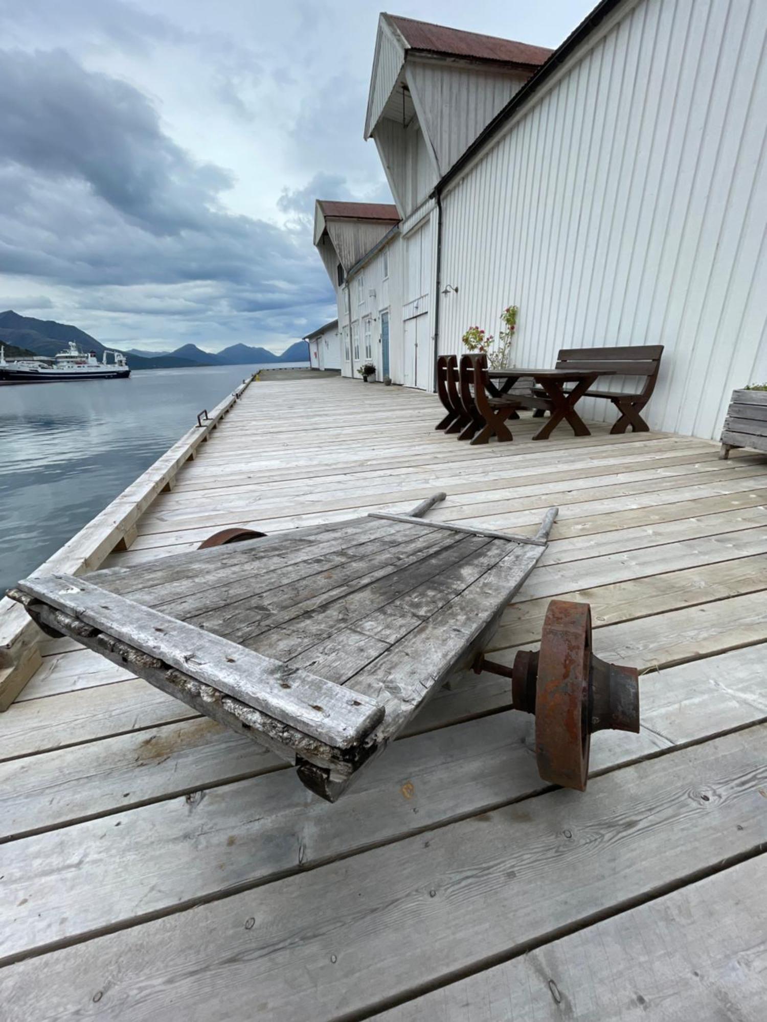1. Etg I Dampskipsbrygga, Lodingen Havn Exterior foto