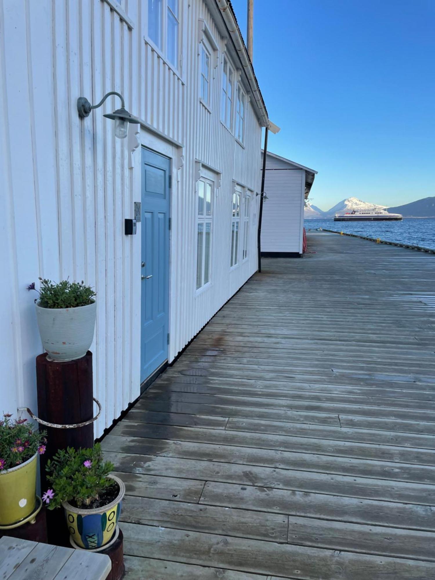 1. Etg I Dampskipsbrygga, Lodingen Havn Exterior foto